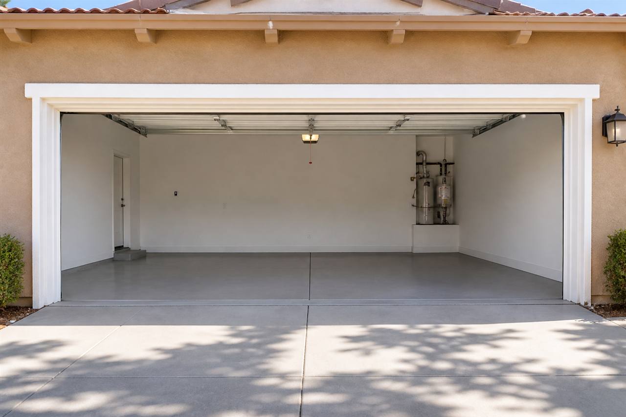 Garage parking space